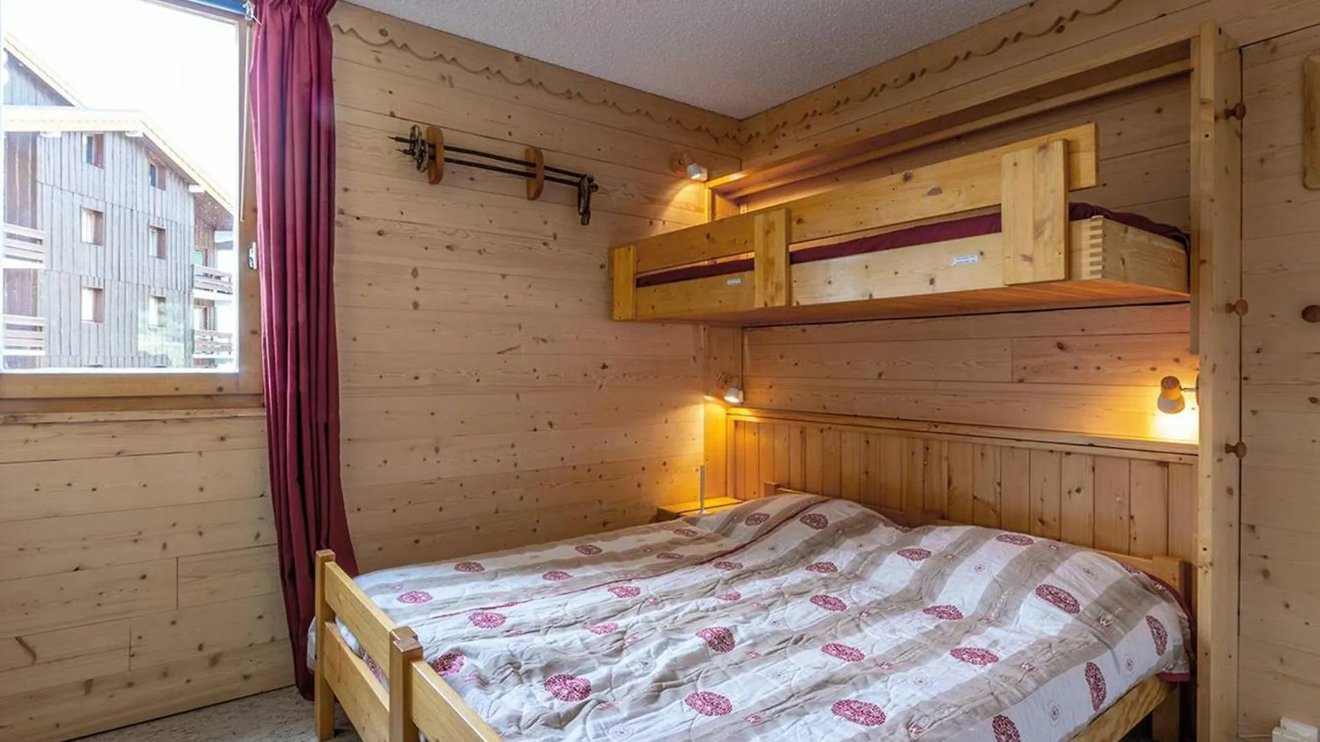Meribel Mottaret : Appart. Confortable 2 Ch, Balcon, Ski-In/Ski-Out - Fr-1-355-50 Apartment