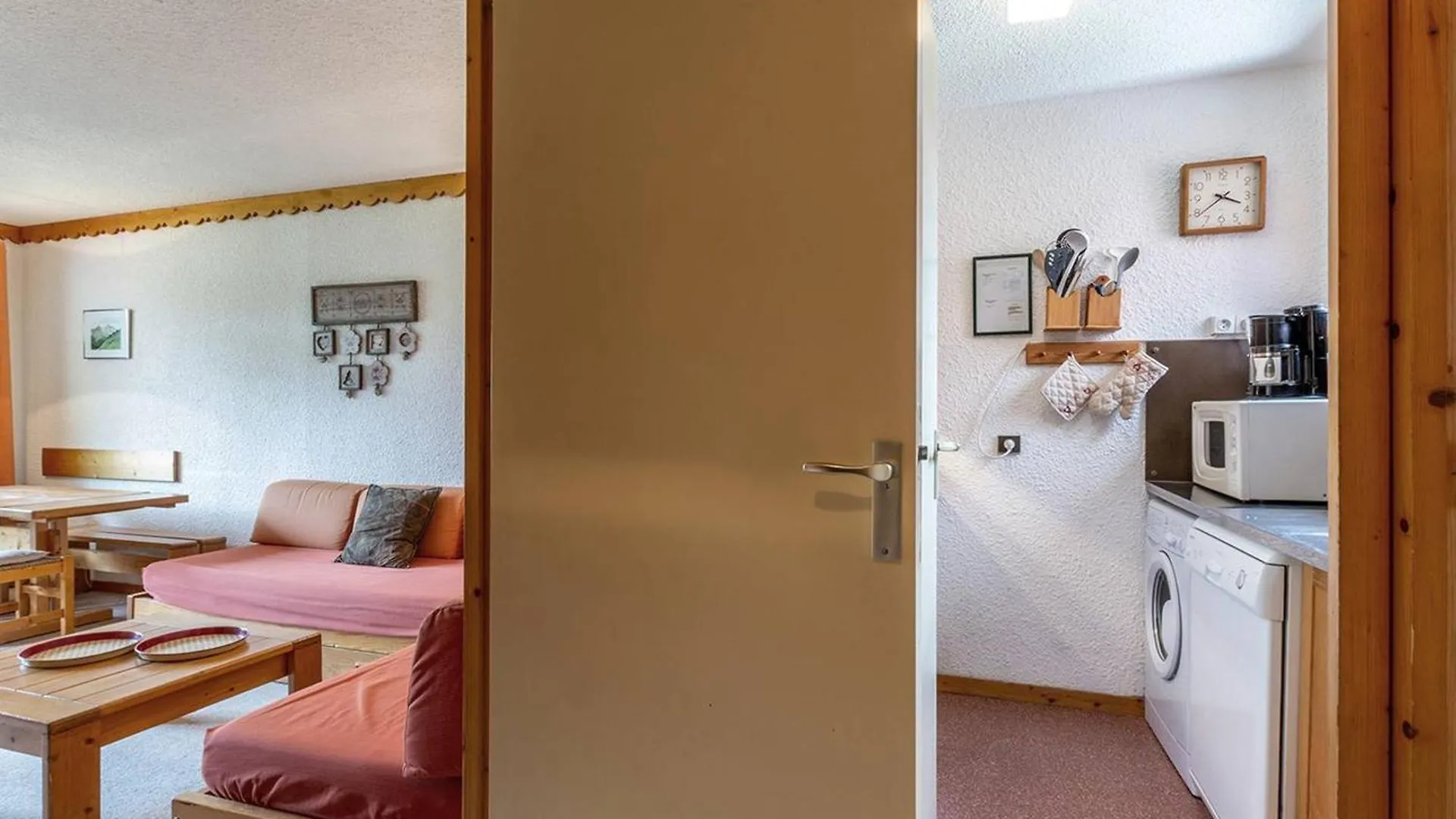 Meribel Mottaret : Appart. Confortable 2 Ch, Balcon, Ski-In/Ski-Out - Fr-1-355-50 0*,  France
