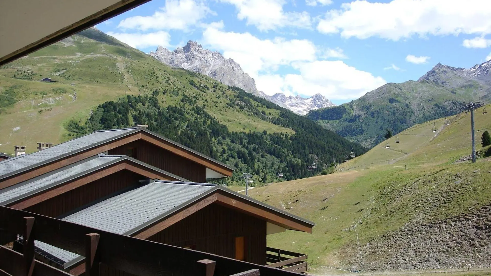 Meribel Mottaret : Appart. Confortable 2 Ch, Balcon, Ski-In/Ski-Out - Fr-1-355-50