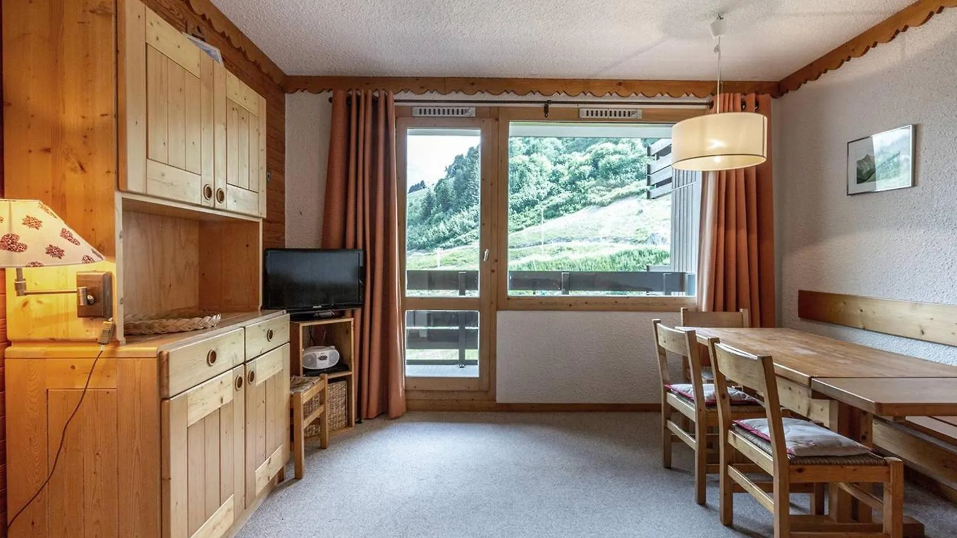 Apartment Meribel Mottaret : Appart. Confortable 2 Ch, Balcon, Ski-In/Ski-Out - Fr-1-355-50