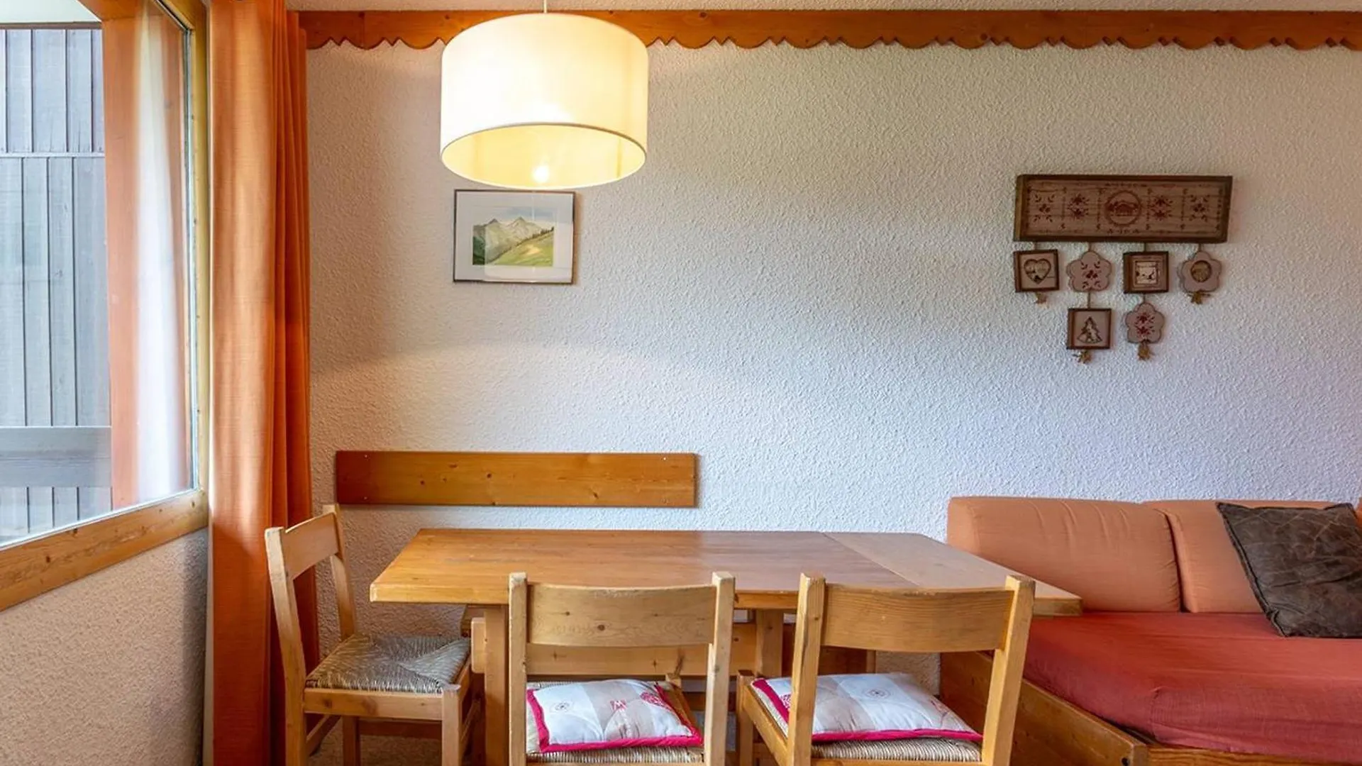 Apartment Meribel Mottaret : Appart. Confortable 2 Ch, Balcon, Ski-In/Ski-Out - Fr-1-355-50