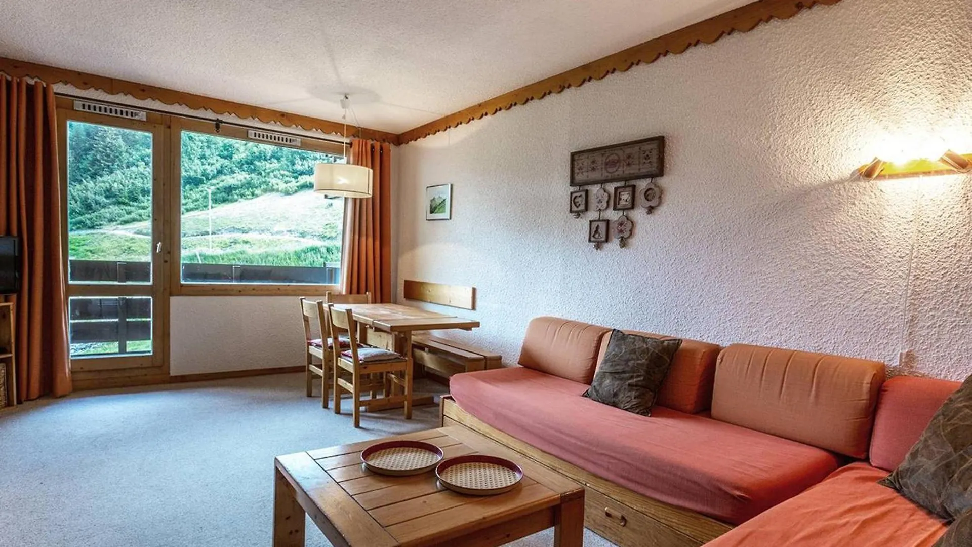 Meribel Mottaret : Appart. Confortable 2 Ch, Balcon, Ski-In/Ski-Out - Fr-1-355-50 0*,